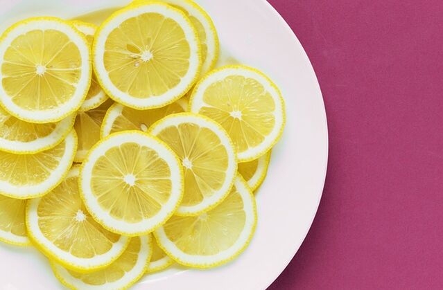 Il limone contiene vitamina C, che è uno stimolante della potenza